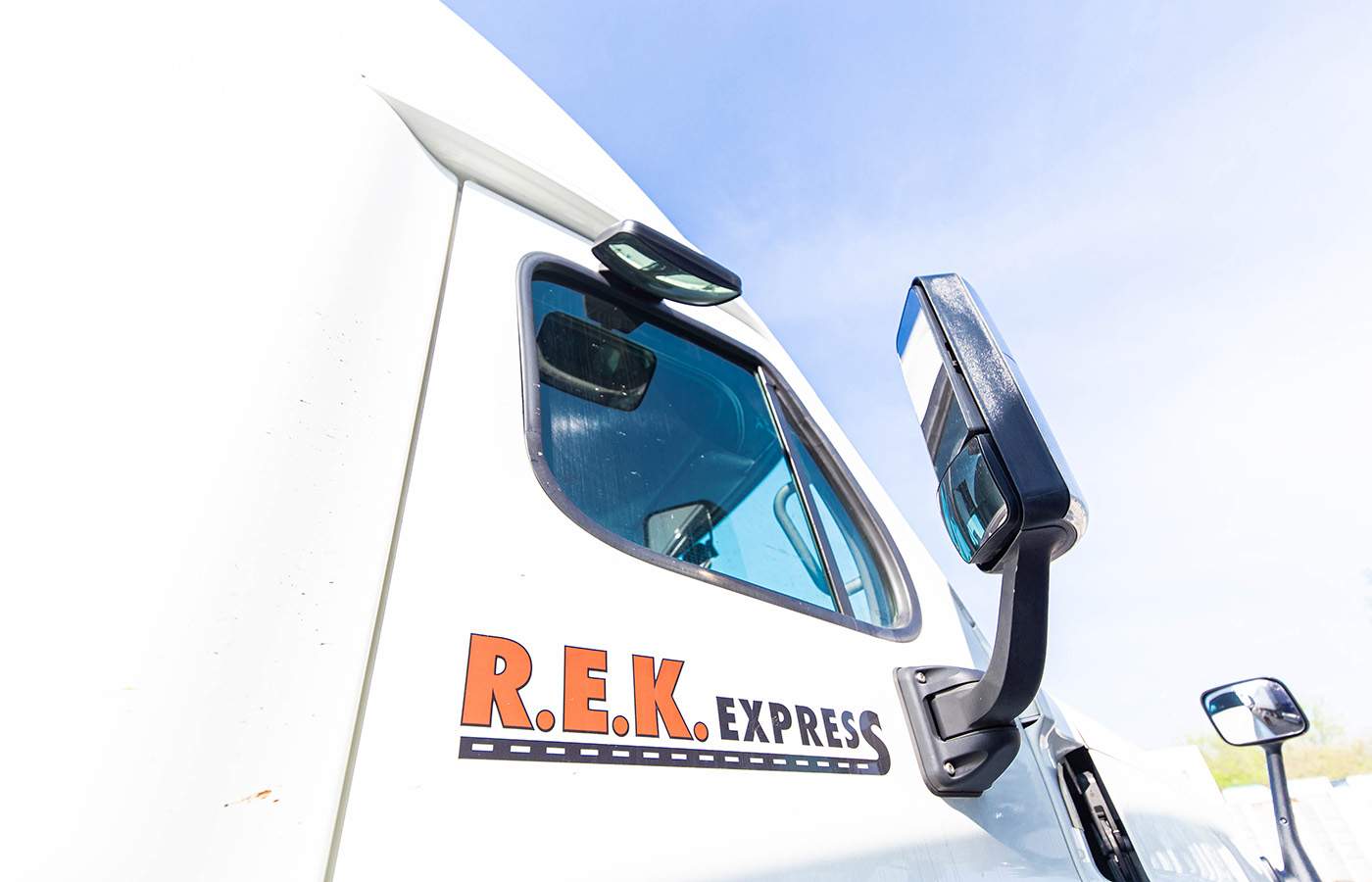 IMG_4603(1) REK Express shipping truck